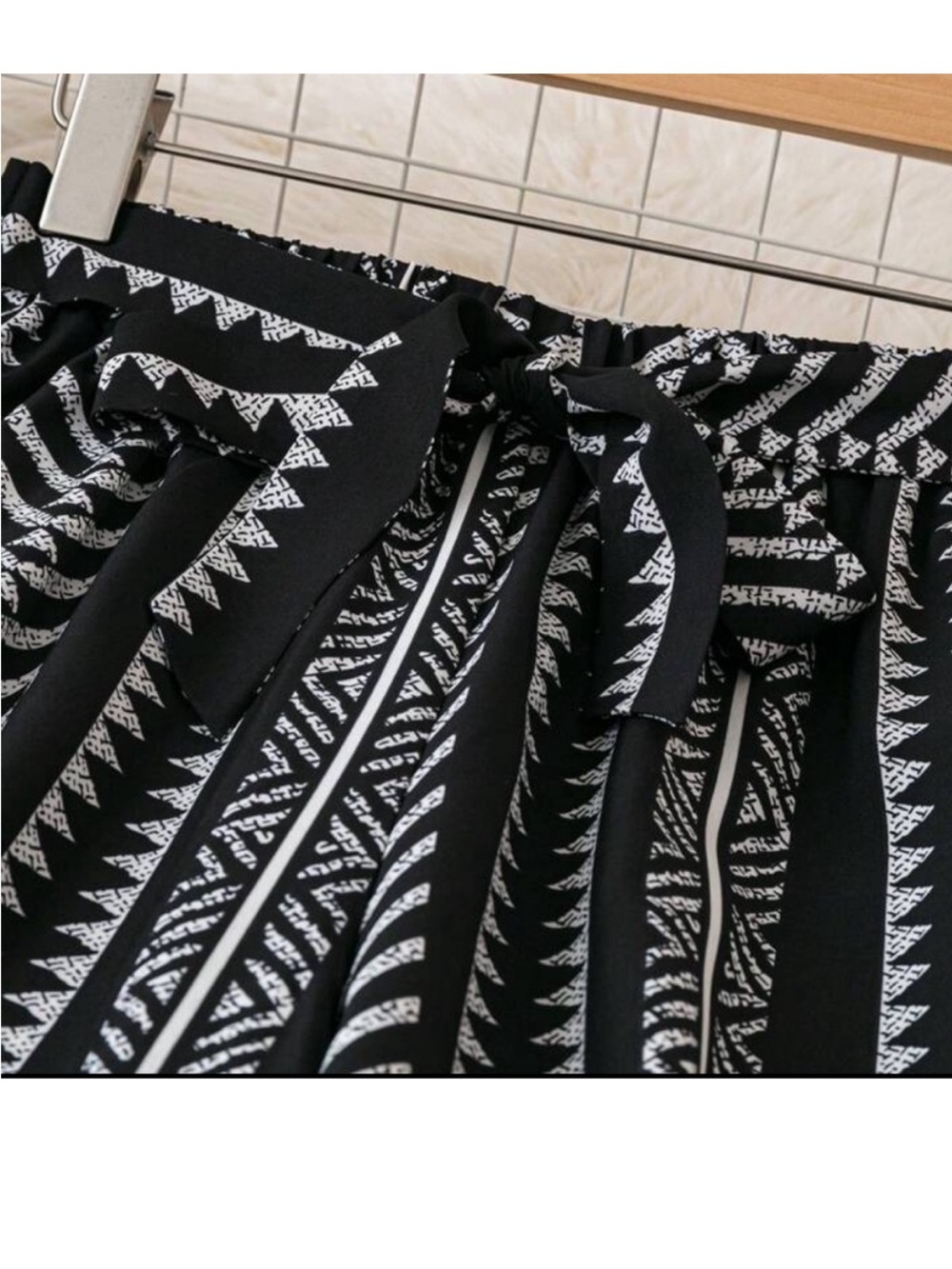 Black & White Geometric Relaxed Fit Pants NEW 🏷️ - Picture 3 of 4